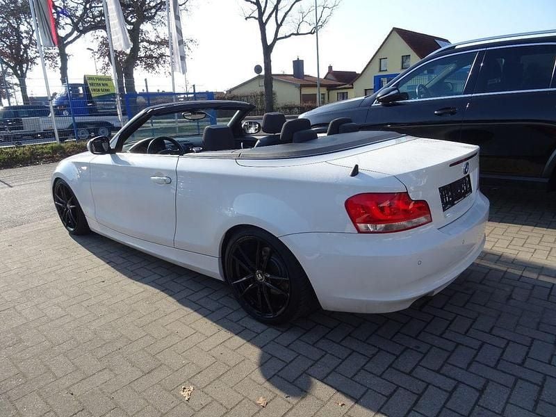 Gebraucht BMW 118 Cabriolet Efficient Dynamics 143 PS (105 kW) 2011 Weiß Cabrio