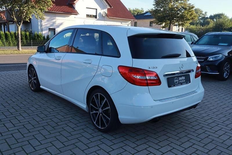 Gebraucht Mercedes B180 109 PS (80 kW) 2014 Weiß Van / Kleinbus