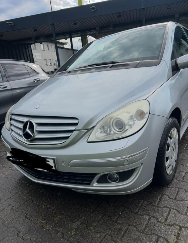 Grau Gebraucht 2007 Mercedes B170 Van / Kleinbus | 3.300 € - Bild 1/4