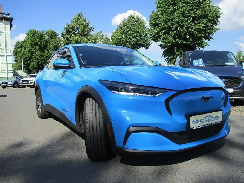 Gebraucht Ford Mustang Mach-E Basis 216 kW (294 PS) 2022 Grabber blue metallic SUV