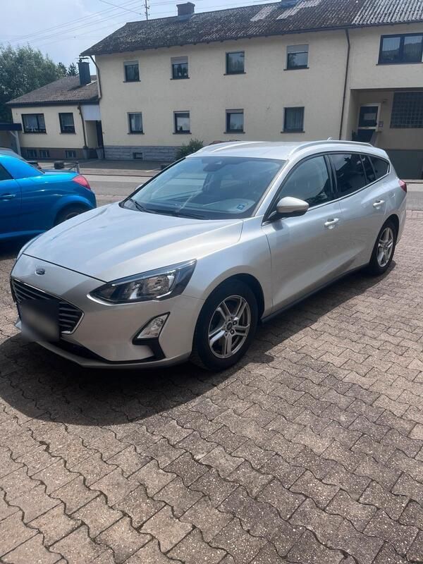 Silber Gebraucht 2019 Ford Focus Active Kombi | 12.200 € (Superpreis) - Bild 1/4
