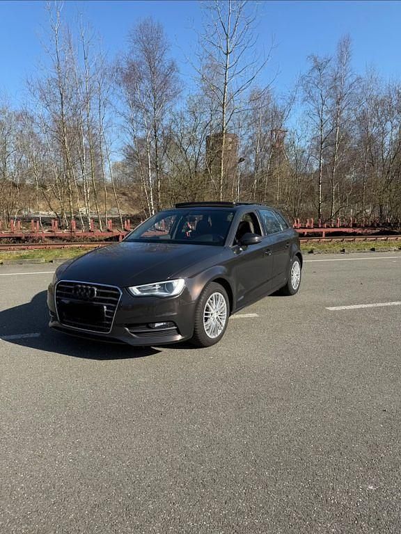 Gebraucht Audi A3 Comfort 150 PS (110 kW) 2015 Braun Limousine