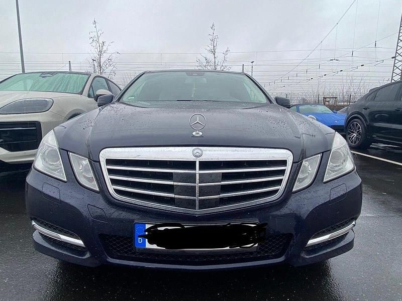 Gebraucht Mercedes E350 265 PS (194 kW) 2012 Blau Limousine