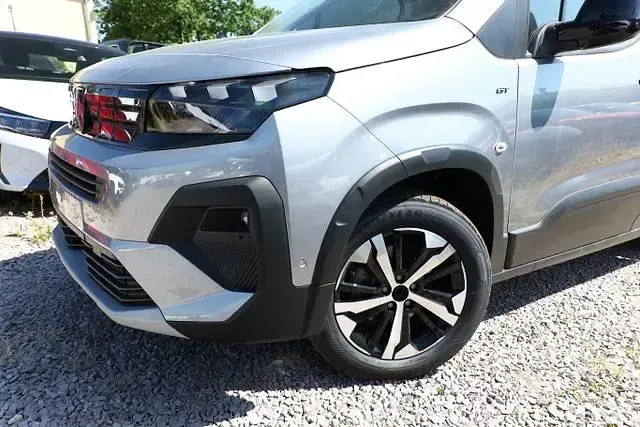 Neu Peugeot Rifter GT 131 PS (96 kW) 2026 Artense silber metallic artense silber metallic Van / Kleinbus