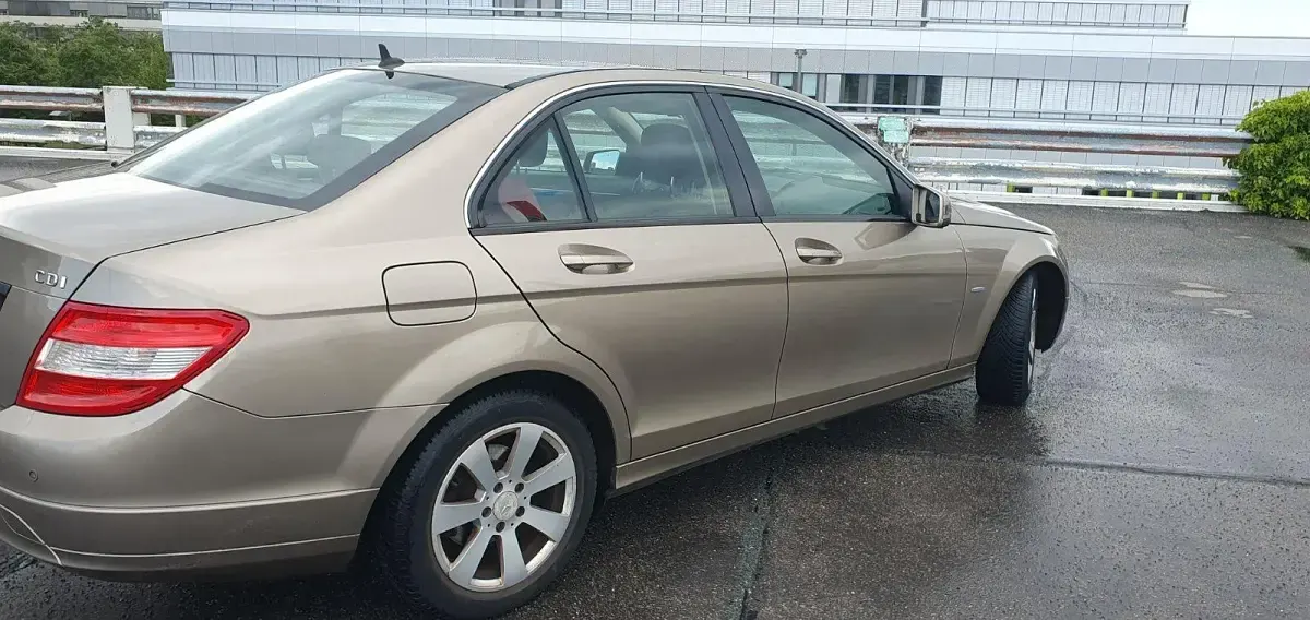 Gebraucht Mercedes 200 2009 Gold Limousine