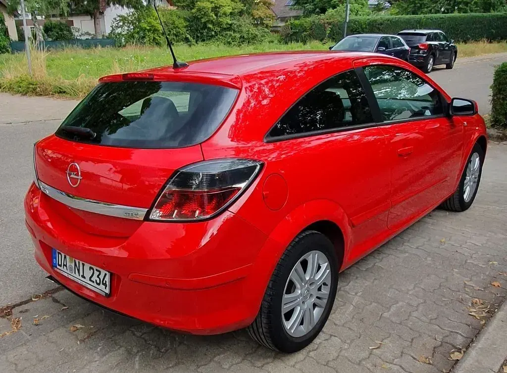 Gebraucht Opel Astra GTC Sport 140 PS (102 kW) 2007 Rot Limousine