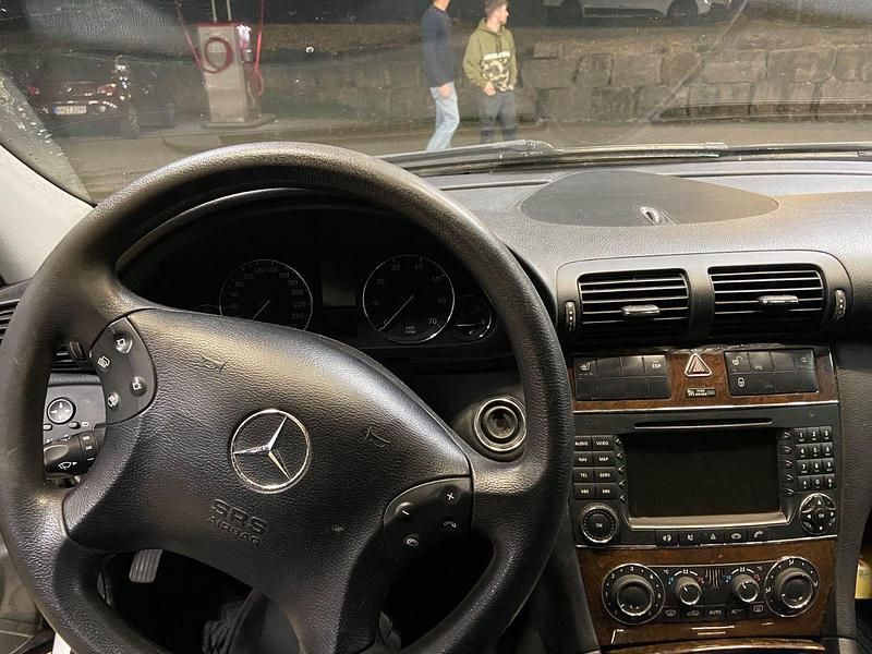 Gebraucht Mercedes C180 Classic 143 PS (105 kW) 2004 Silber Kombi