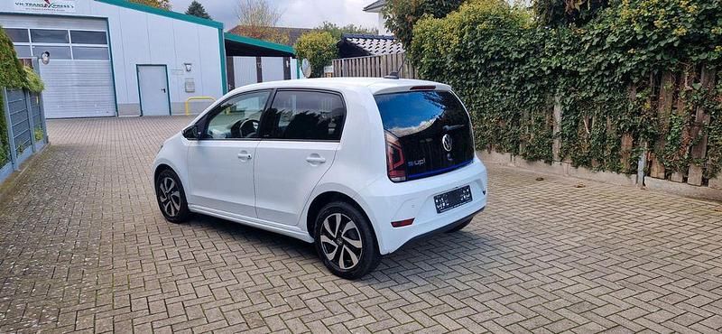 Pure white Gebraucht 2021 VW e-up! Active Kleinwagen | 10.897 € (Fairer Preis) - Bild 1/4