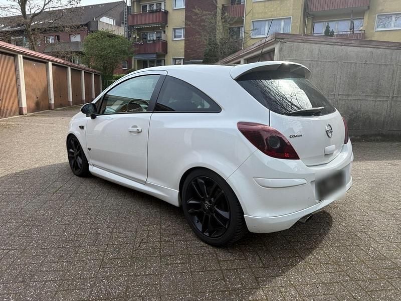 Gebraucht Opel Corsa OPC 105 PS (77 kW) 2011 Weiß Kleinwagen