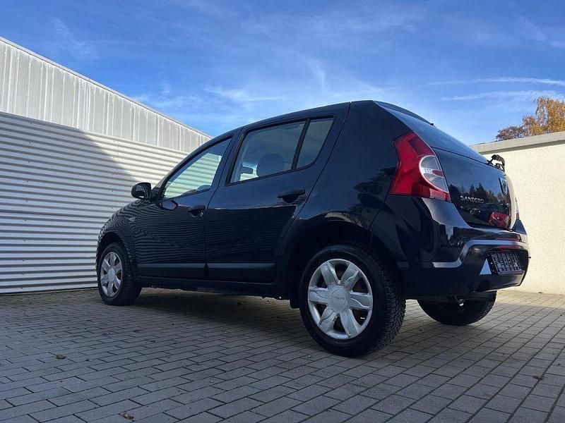 Gebraucht Dacia Sandero 75 PS (55 kW) 2012 Blau Limousine