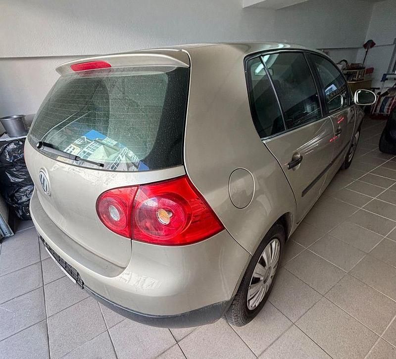 Gebraucht VW Golf IV Trendline 75 PS (55 kW) 2005 Gold Limousine