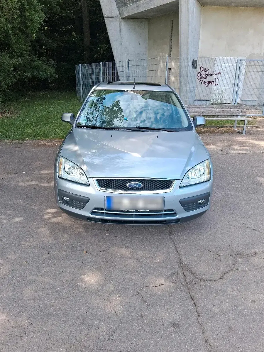 Gebraucht Ford Focus 115 PS (84 kW) 2005 Grau Limousine