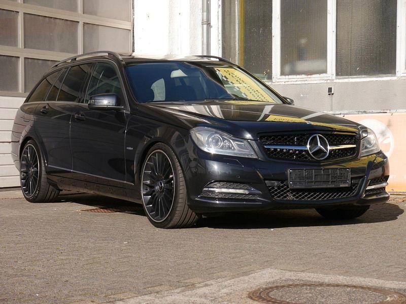 Gebraucht Mercedes C350 306 PS (225 kW) 2011 Schwarz Kombi