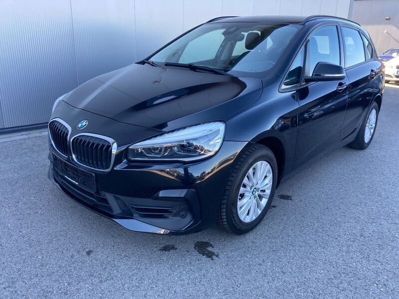 Schwarz Gebraucht 2018 BMW 220 Active Tourer Van / Kleinbus | 18.999 € (Fairer Preis) - Bild 1/4