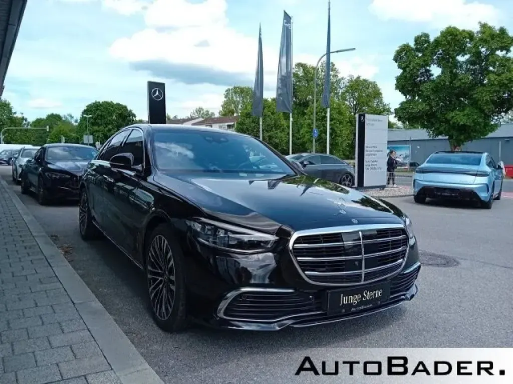 Gebraucht Mercedes S580 503 PS (369 kW) 2022 346 lack onyxschwarz (metallic) Limousine