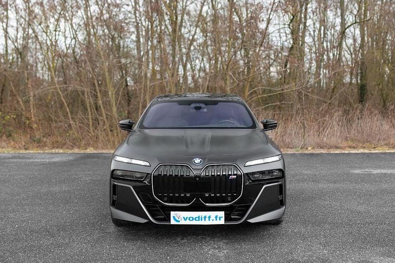 Gebraucht BMW M760e 571 PS (419 kW) 2024 Limousine