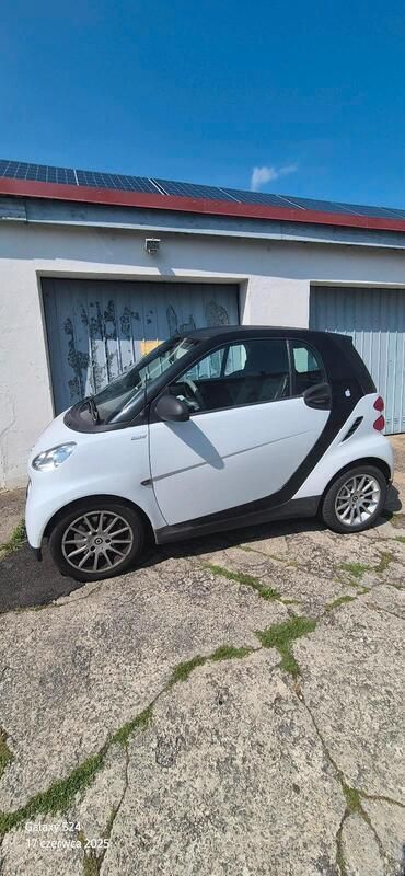 Weiß Gebraucht 2011 Smart ForTwo Coupé Kleinwagen | 3.100 € (Guter Preis) - Bild 1/4