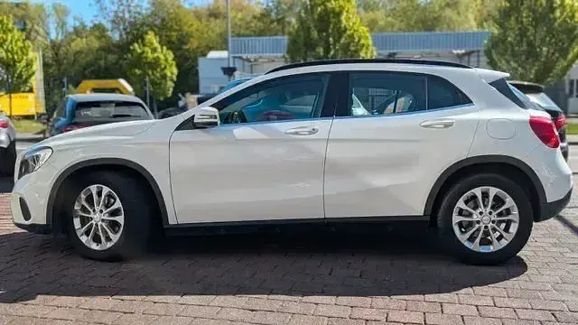 Gebraucht Mercedes GLA200 136 PS (100 kW) 2017 Weiß SUV