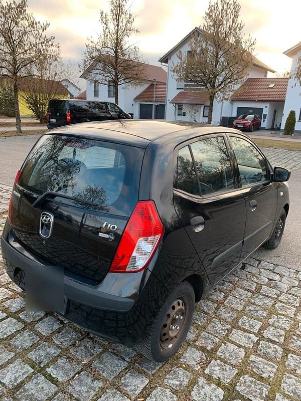 Gebraucht Hyundai i10 67 PS (49 kW) 2010 Schwarz Kleinwagen