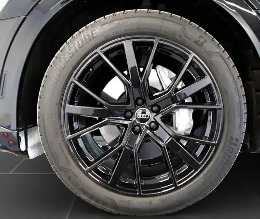 Używany Audi e-tron Advanced Plus 300 kW (408 KM) 2023 Czarny SUV