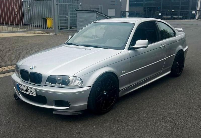 Silber Gebraucht 2002 BMW 330 Performance Coupé | 15.500 € - Bild 1/4