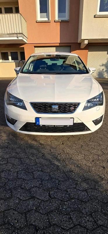 Weiß Gebraucht 2017 Seat Leon FR Limousine | 12.500 € (Fairer Preis) - Bild 1/4