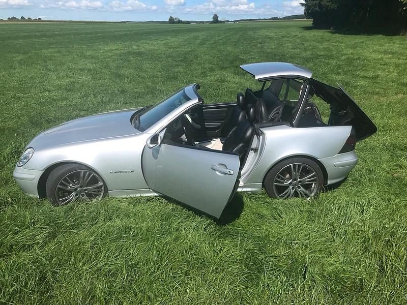 Silber Gebraucht 2001 Mercedes SLK200 Cabrio | 3.950 € (Etwas zu teuer) - Bild 1/4