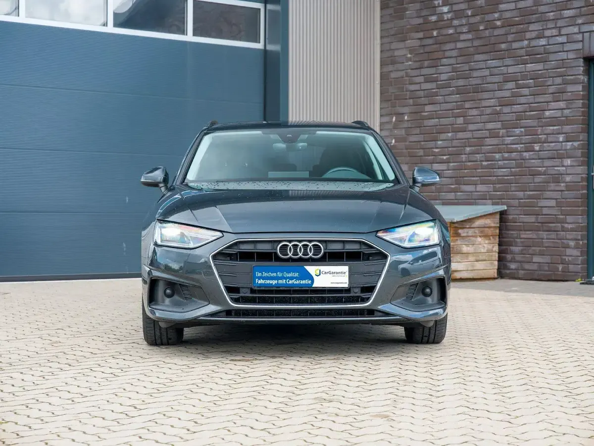 Gebraucht Audi A4 Ambiente 163 PS (119 kW) 2022 Grau Kombi