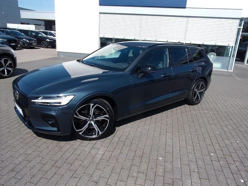 Gebraucht Volvo V60 Plus 197 PS (144 kW) 2024 Blau Kombi