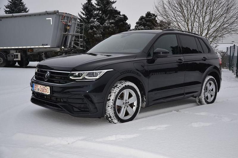 Gebraucht VW Tiguan R-line 150 PS (110 kW) 2023 Schwarz SUV