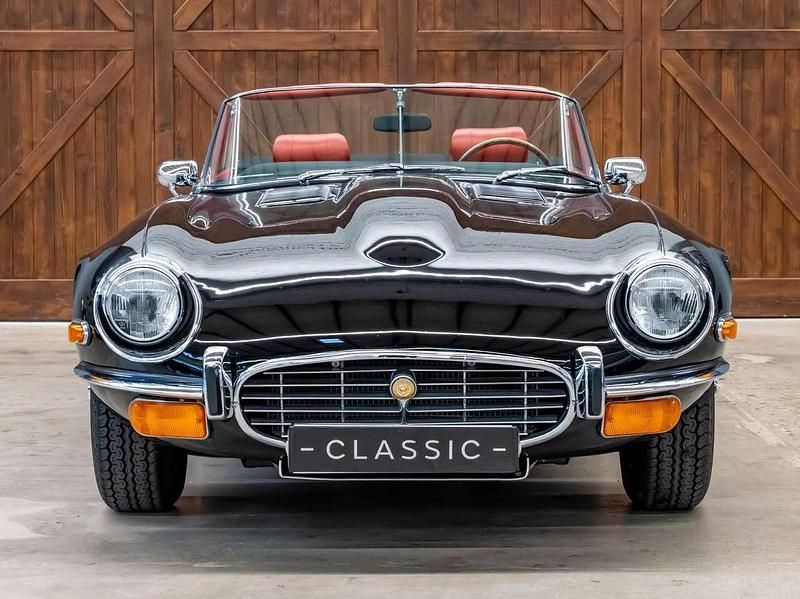 Gebraucht Jaguar E-Type 271 PS (199 kW) 1974 Black solid Cabrio