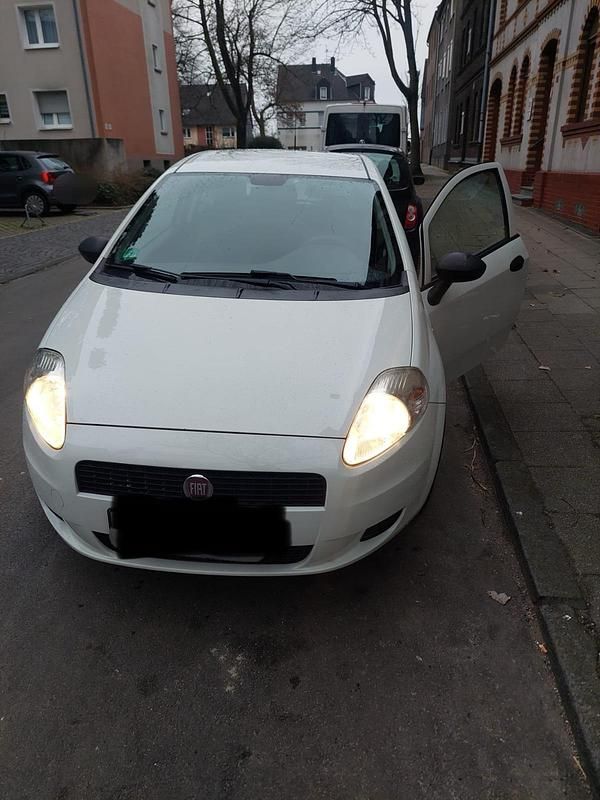 Gebraucht Fiat Punto 69 PS (50 kW) 2011 Weiß Kleinwagen