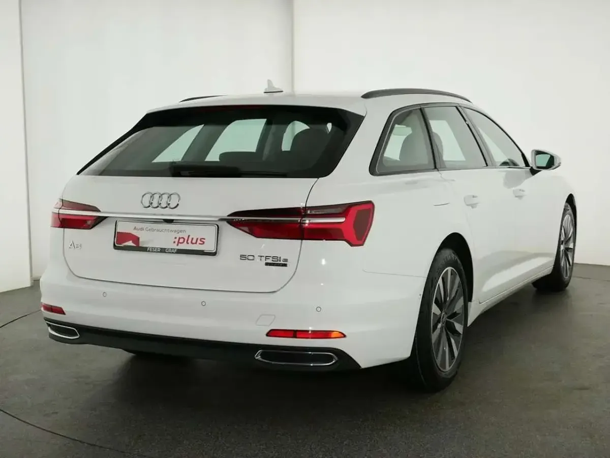 Gebraucht Audi A6 Ambiente 299 PS (219 kW) 2022 Ibisweiß Kombi
