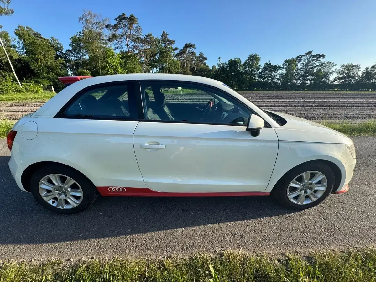 Gebraucht Audi A1 Ambition 105 PS (77 kW) 2010 Weiß Kleinwagen