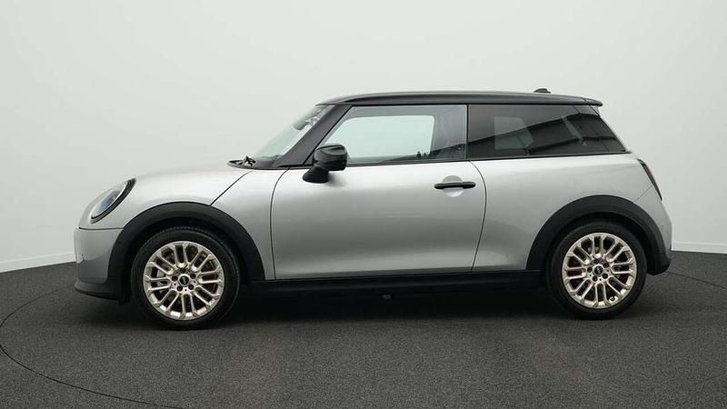 Gebraucht Mini Cooper Favoured 156 PS (114 kW) 2024 Grau Kleinwagen