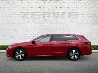 Gebraucht VW Passat Business 150 PS (110 kW) 2025 Chilirot metallic Kombi