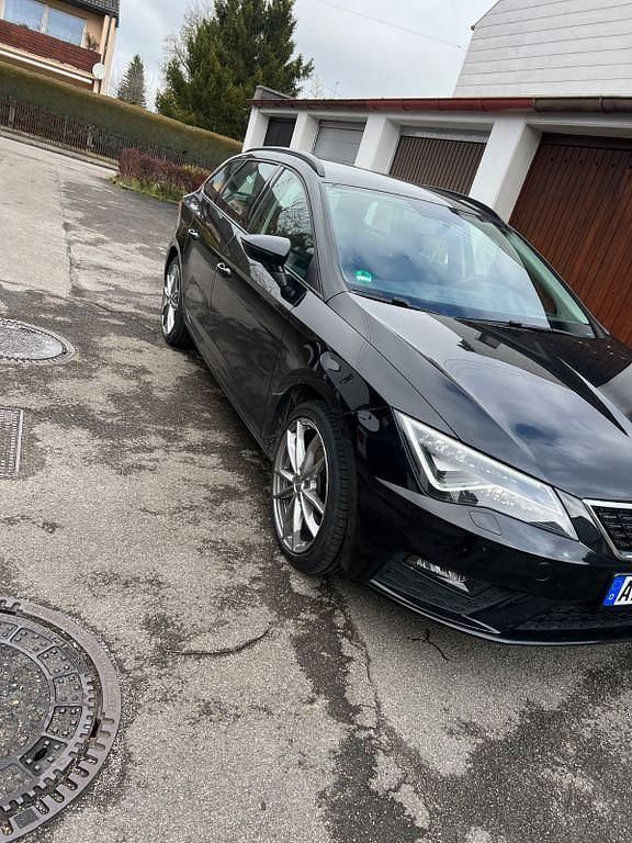 Schwarz Gebraucht 2017 Seat Leon ST Reference Kombi | 8.750 € (Guter Preis) - Bild 1/4