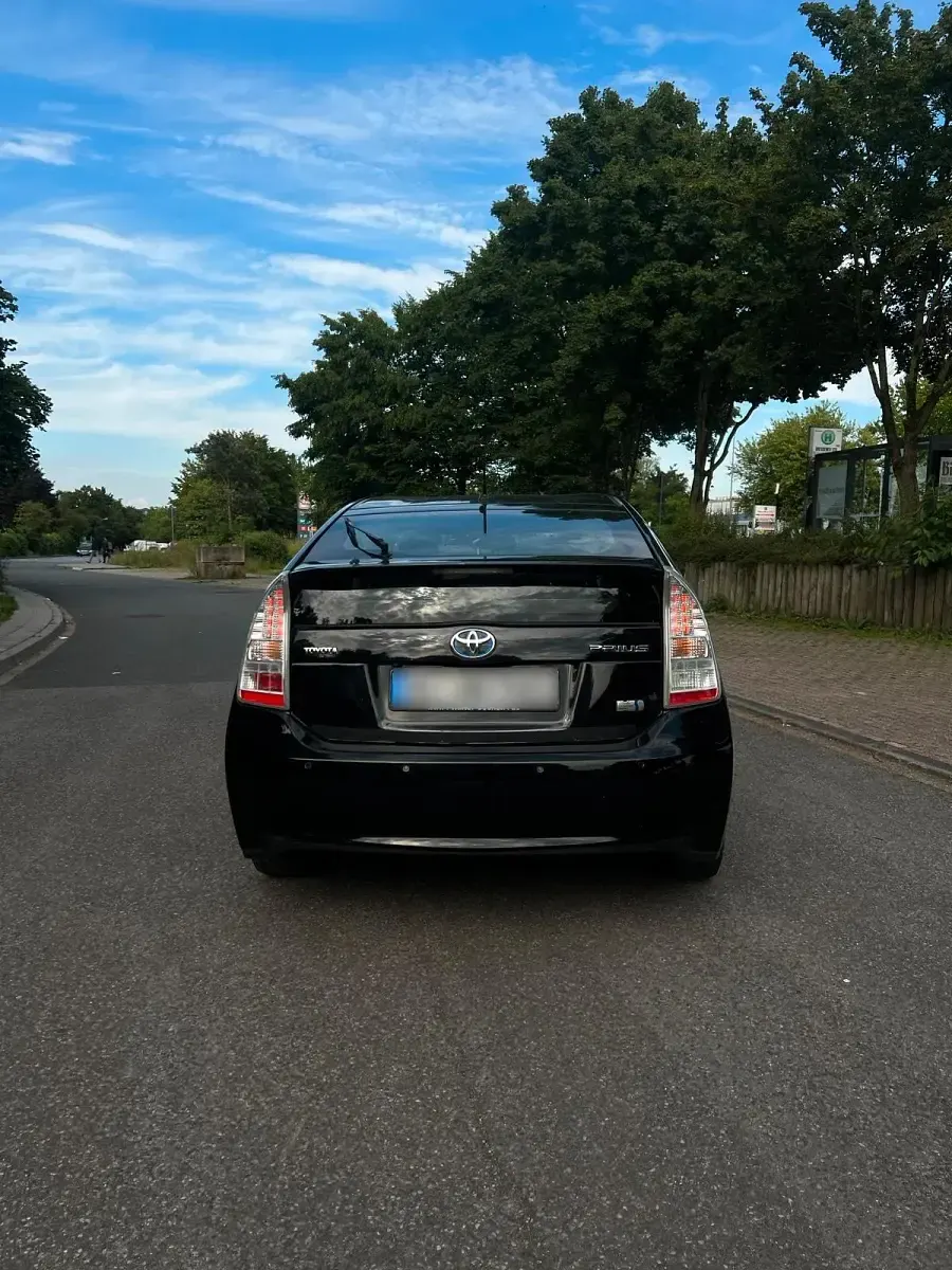 Gebraucht Toyota Prius 99 PS (72 kW) 2011 Schwarz Limousine