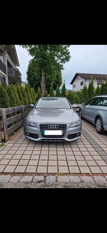 Silber Gebraucht 2010 Audi A4 Ambiente Limousine | 9.700 € (Fairer Preis) - Bild 1/4