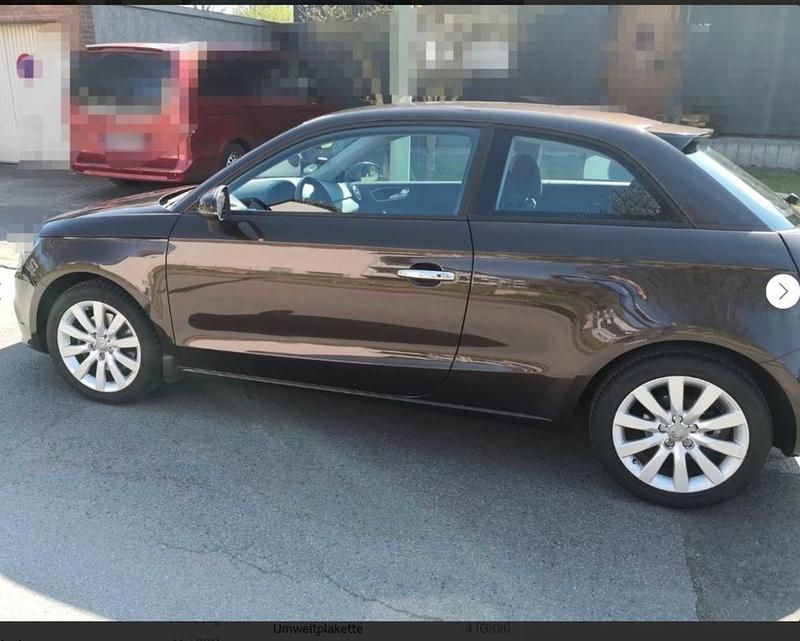 Gebraucht Audi A1 Ambiente 122 PS (89 kW) 2011 Braun Kleinwagen