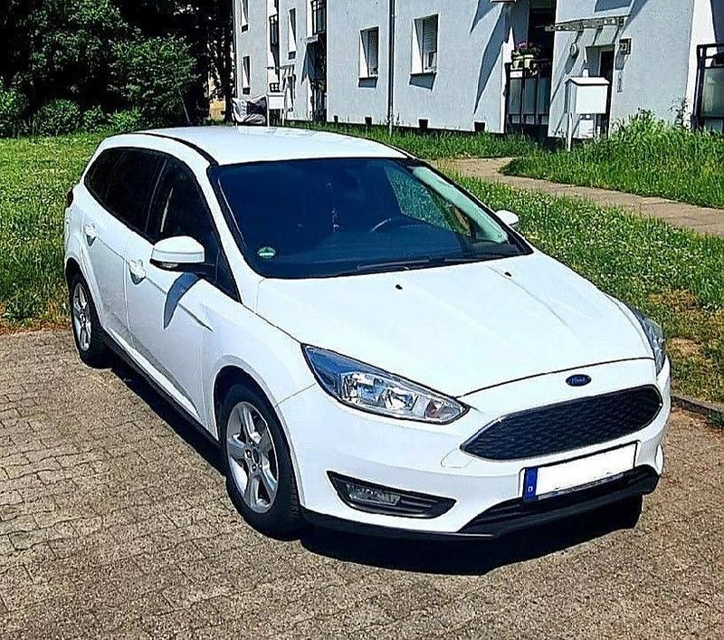 Gebraucht Ford Focus Business Edition 125 PS (91 kW) 2016 Weiß Kombi