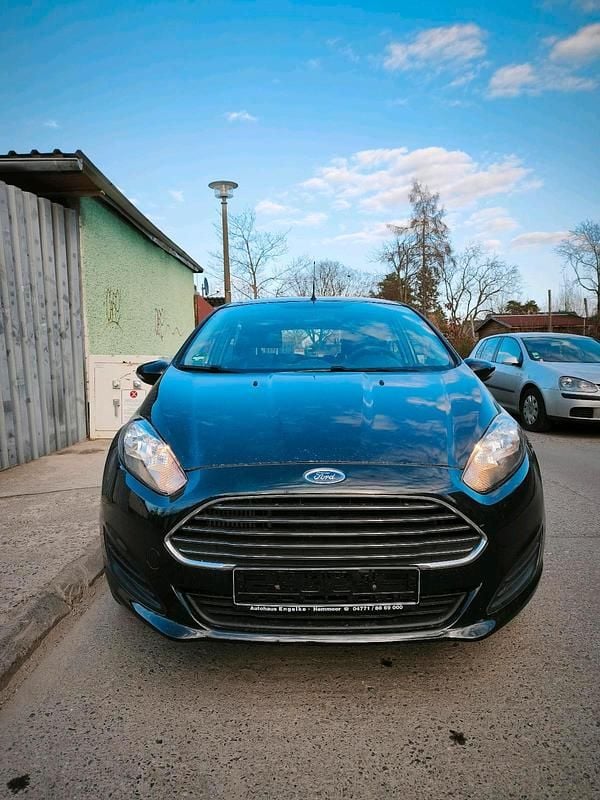 Gebraucht Ford Fiesta 101 PS (74 kW) 2013 Violet Kleinwagen