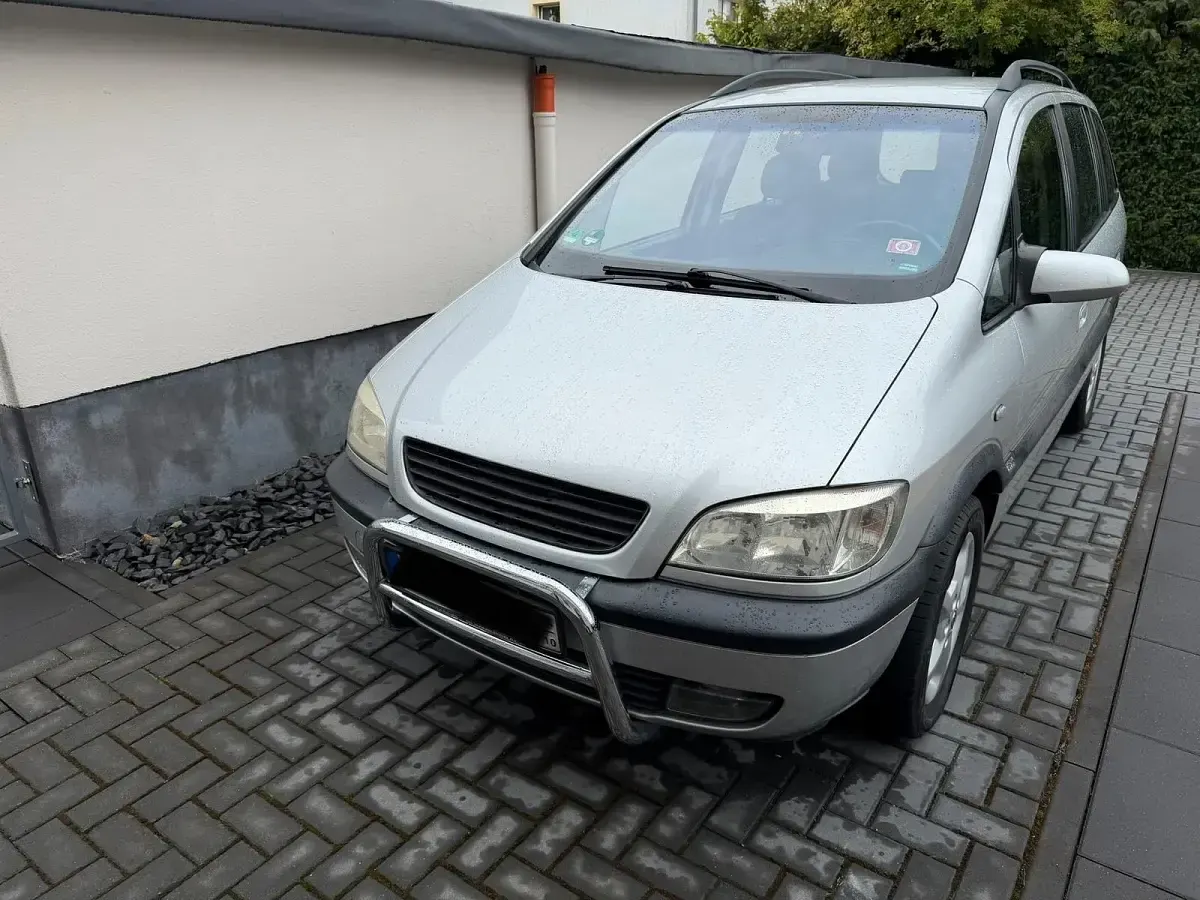 Gebraucht Opel Zafira 125 PS (91 kW) 2004 Silber Van / Kleinbus