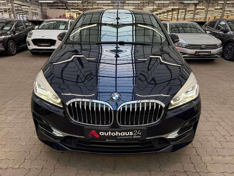 Gebraucht BMW 220 Luxury Line 192 PS (141 kW) 2018 Imperialblau metallic Van / Kleinbus