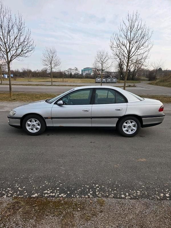Gebraucht Opel Omega 170 PS (125 kW) 1996 Silber Limousine