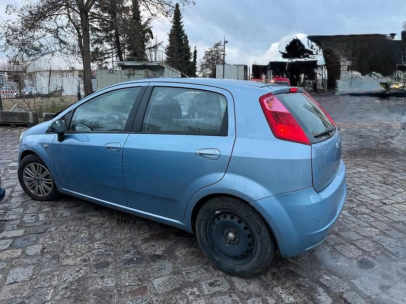 Blau Gebraucht 2006 Fiat Grande Punto Kleinwagen | 1.200 € (Guter Preis) - Bild 1/4