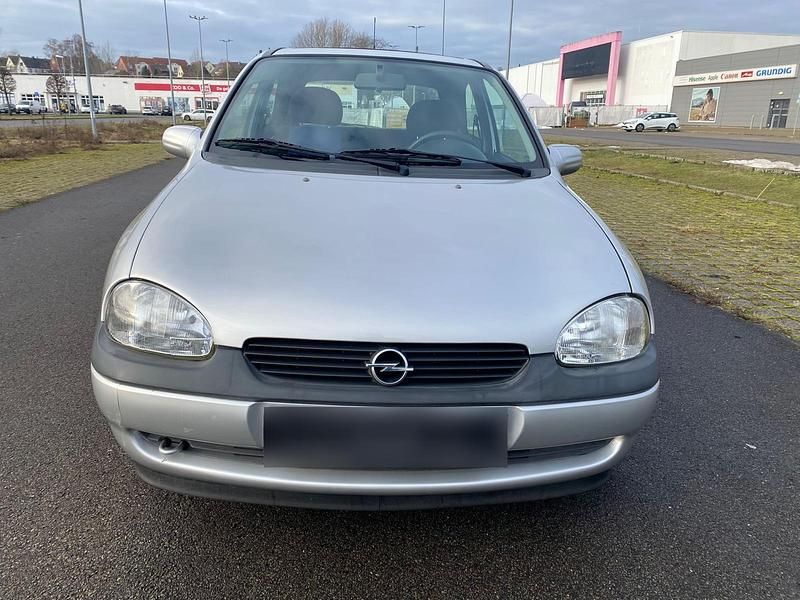 Gebraucht Opel Corsa 65 PS (47 kW) 2000 Silber Kleinwagen