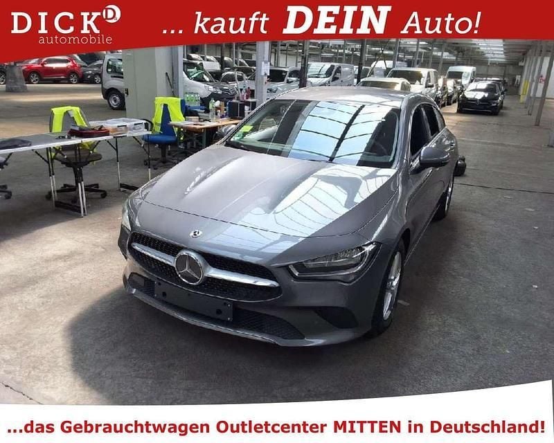 Mountaingrau met. Gebraucht 2022 Mercedes CLA200 Kombi | 25.600 € (Guter Preis) - Bild 1/4