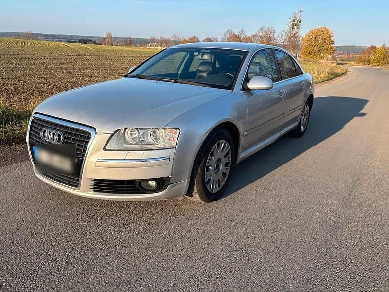 Silber Gebraucht 2003 Audi A8 Comfort Limousine | 5.700 € (Guter Preis) - Bild 1/4