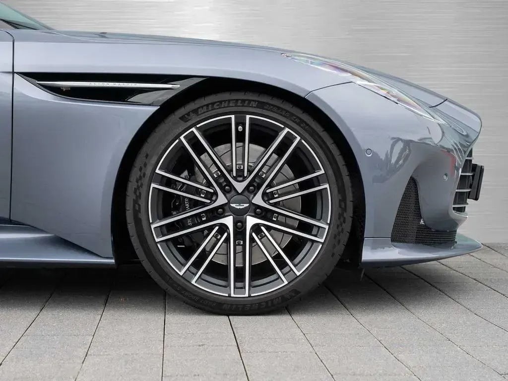 Gebraucht Aston Martin DB12 680 PS (500 kW) 2024 Concours blue Coupé